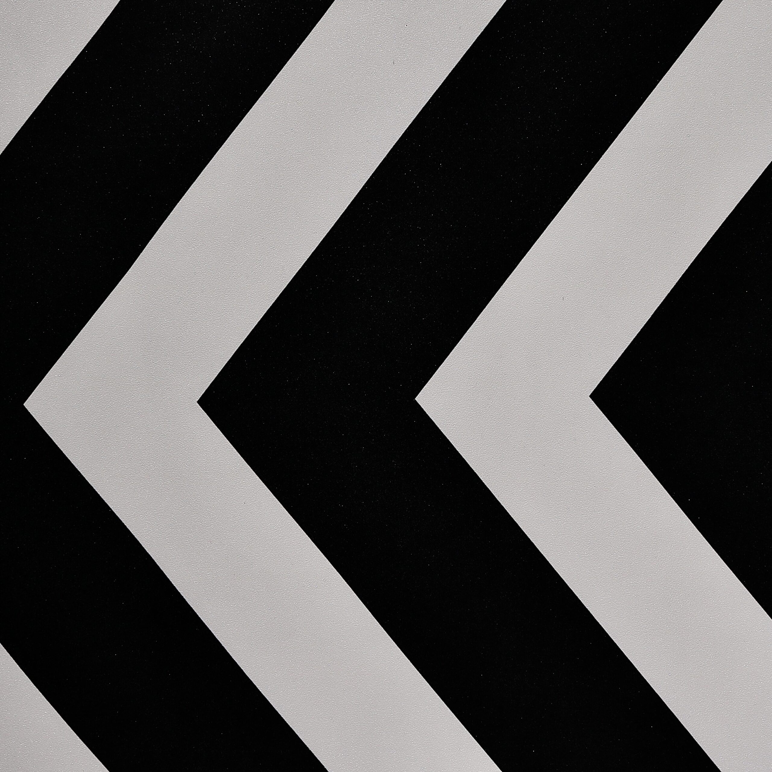 Black & White Glittery Arrow Design Vinyl Home Decor Wallpaper - Image 2