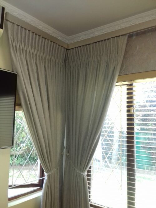 Waterfall curtain tape